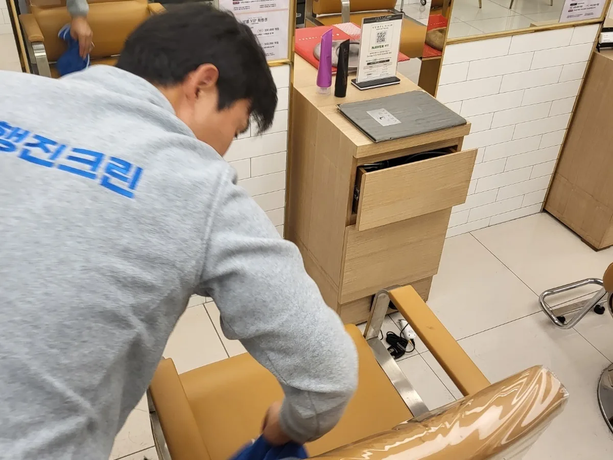 해운대구 반송동 미용실 복도·대기 동선 야간 위생청소 사례 - 행진크린