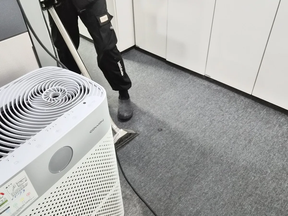 동래구 사직동 사업장 로비·복도 카페트 바닥 위생청소 사례 - 행진크린